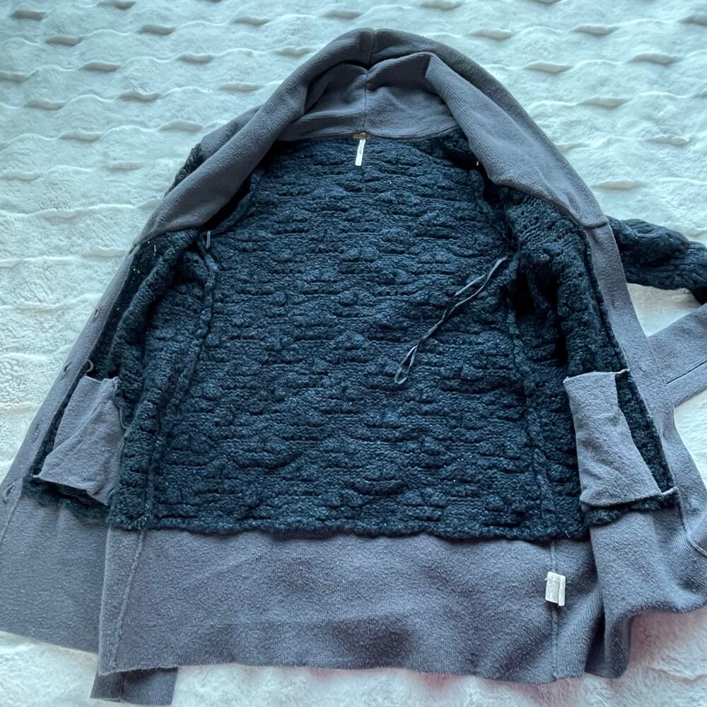 🔥Free People Chunky Knit Two tones Navy & Gray Shawl Neck Cardigan Sweater Sz S - Picture 10 of 16
